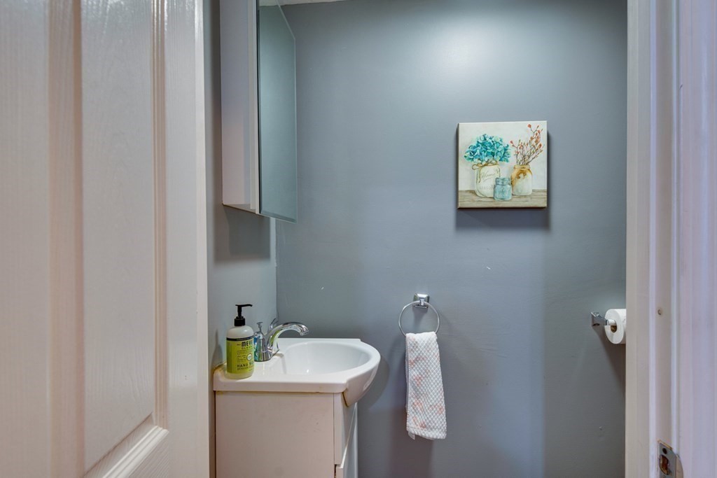 28 Washington Street Stoneham, MA 02180 - Photo 8 of 21