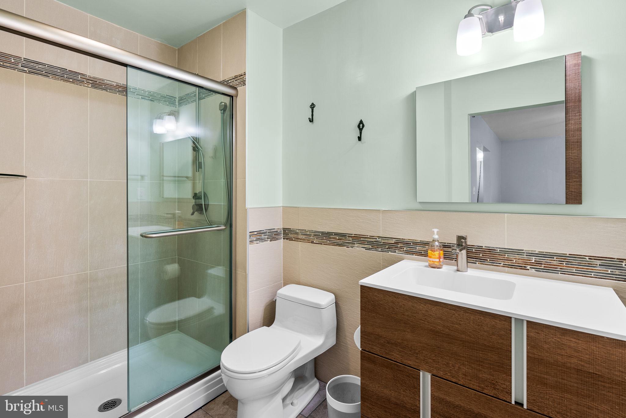 12633 English Orchard Court Silver Spring, MD 20906 - Photo 21 of 37 En-suite Bathroom