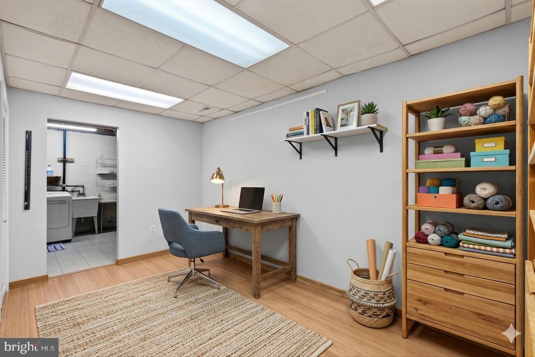 12633 English Orchard Court Silver Spring, MD 20906 - Photo 30 of 45 a workspace with furniture