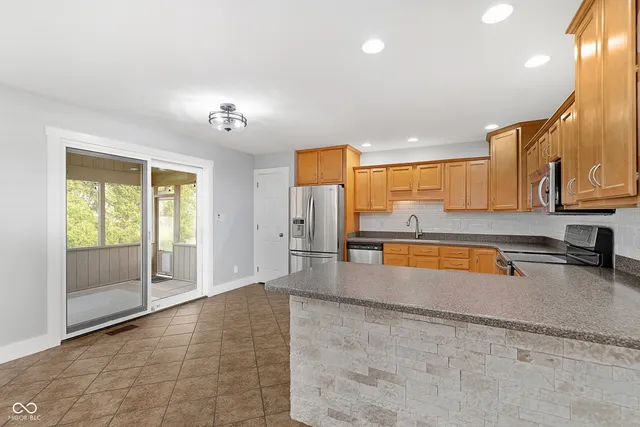 $445,000 | 6686 Woodcrest Drive, Avon, IN 46123