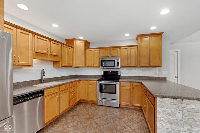 $445,000 | 6686 Woodcrest Drive, Avon, IN 46123