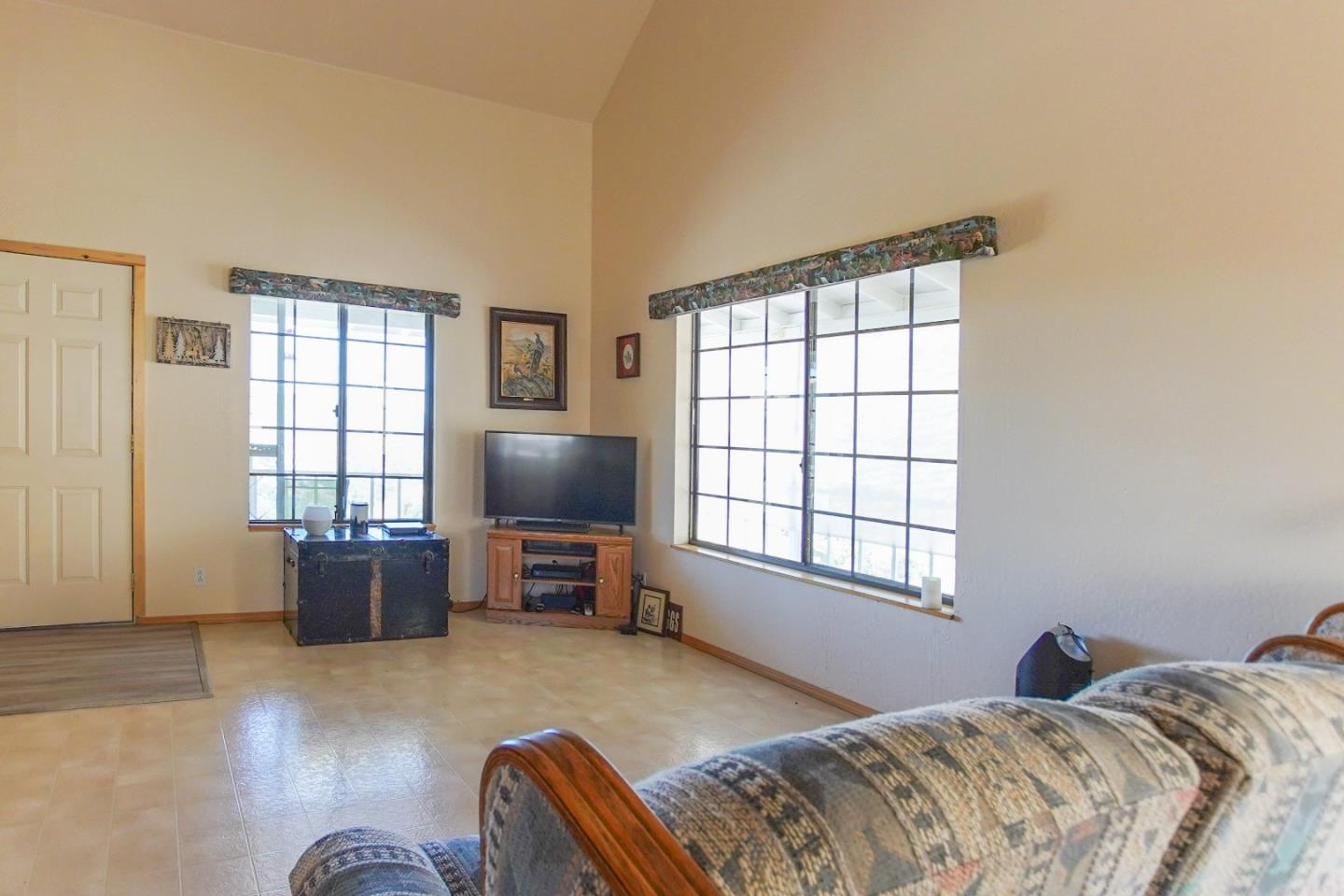 20013 Panoche Road Paicines, CA 95043 - Photo 14 of 75 Gallery Image 14