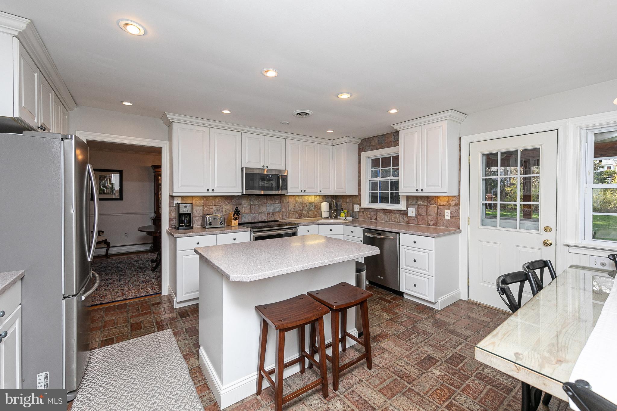 456 Sugarmill Road Huntingdon Valley, PA 19006 - Photo 11 of 39 Kitchen