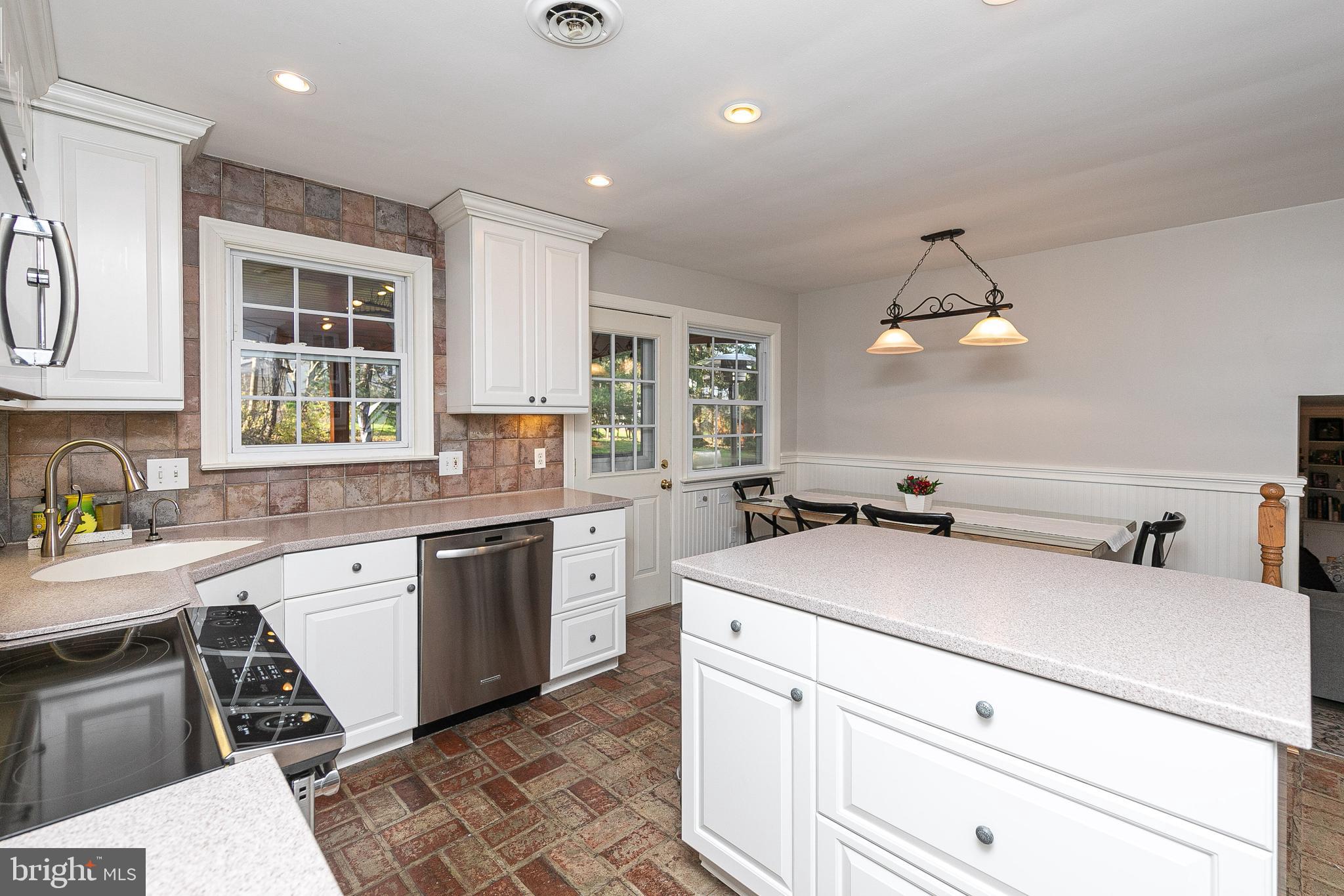 456 Sugarmill Road Huntingdon Valley, PA 19006 - Photo 12 of 39 Kitchen