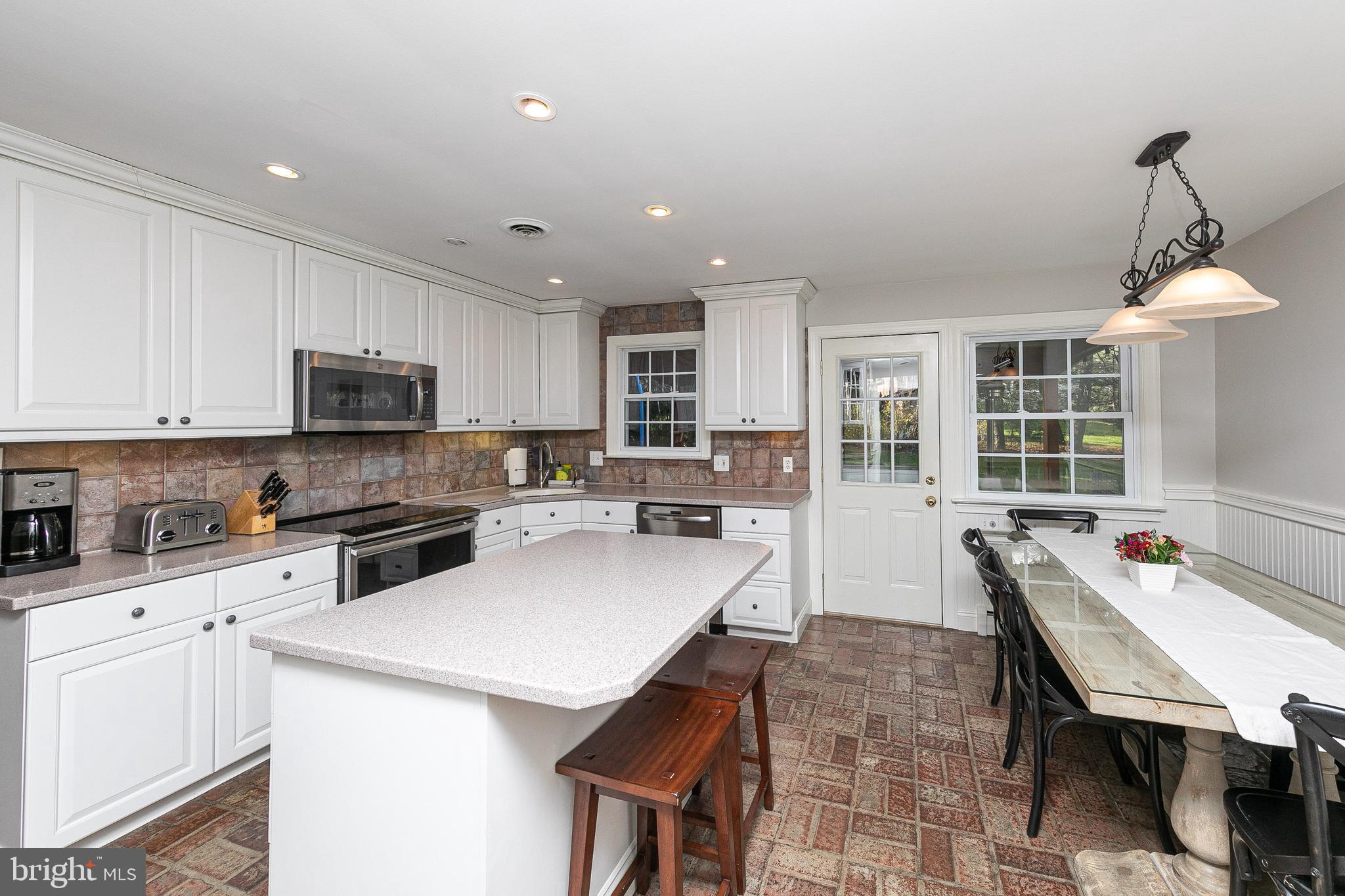 456 Sugarmill Road Huntingdon Valley, PA 19006 - Photo 13 of 39 Kitchen