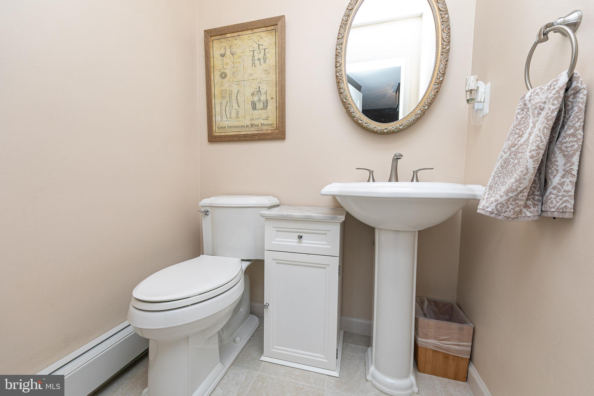 456 Sugarmill Road Huntingdon Valley, PA 19006 - Photo 20 of 39 Powder Room