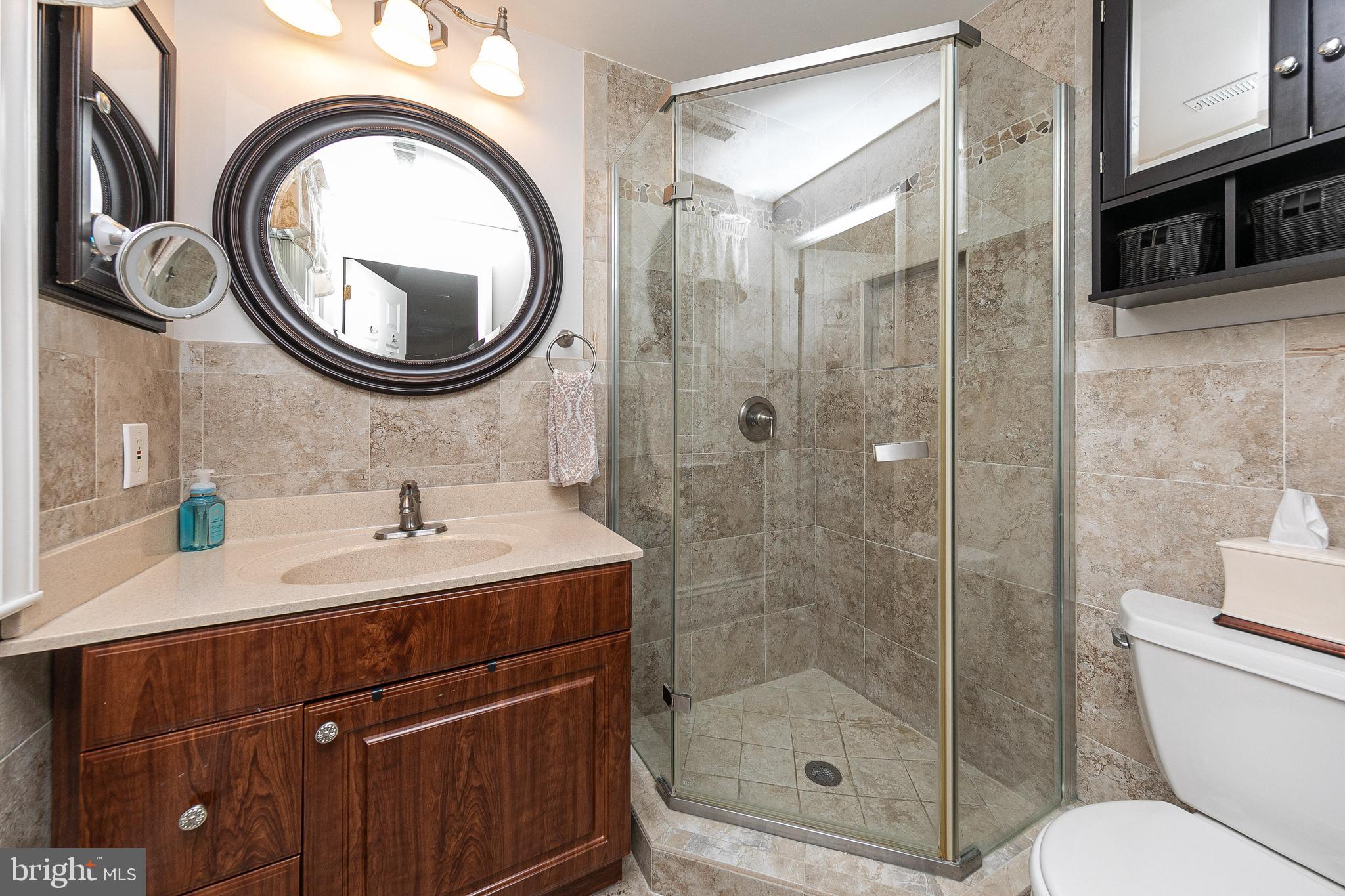 456 Sugarmill Road Huntingdon Valley, PA 19006 - Photo 27 of 39 Primary Bath