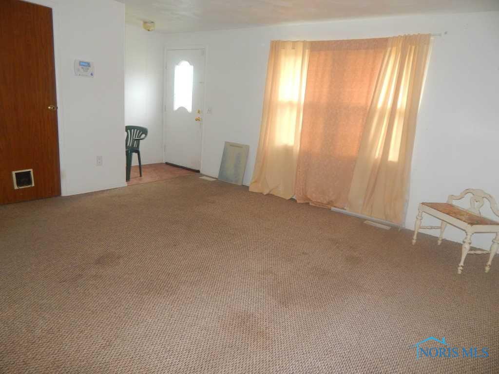 736 Southbriar Road Toledo, OH 43607 - Photo 2 of 9 Living Room.