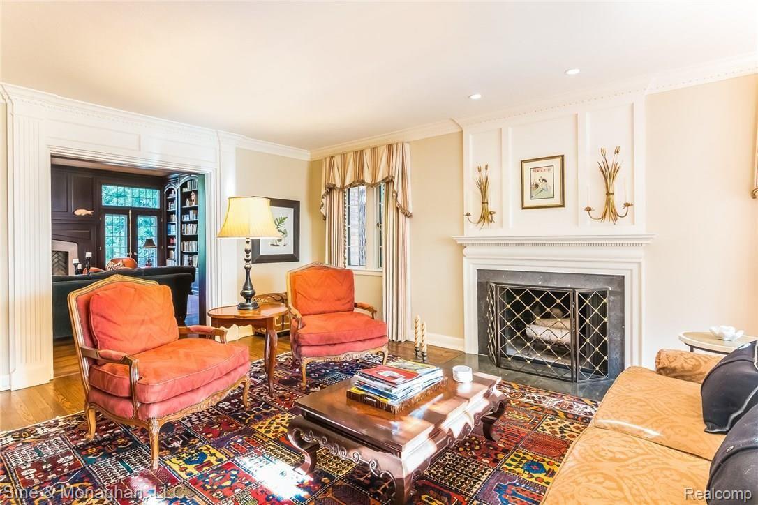 72 Touraine Road Grosse Pointe, MI 48236 - Photo 10 of 69 011-Living_Room-3435696-medium.jpg