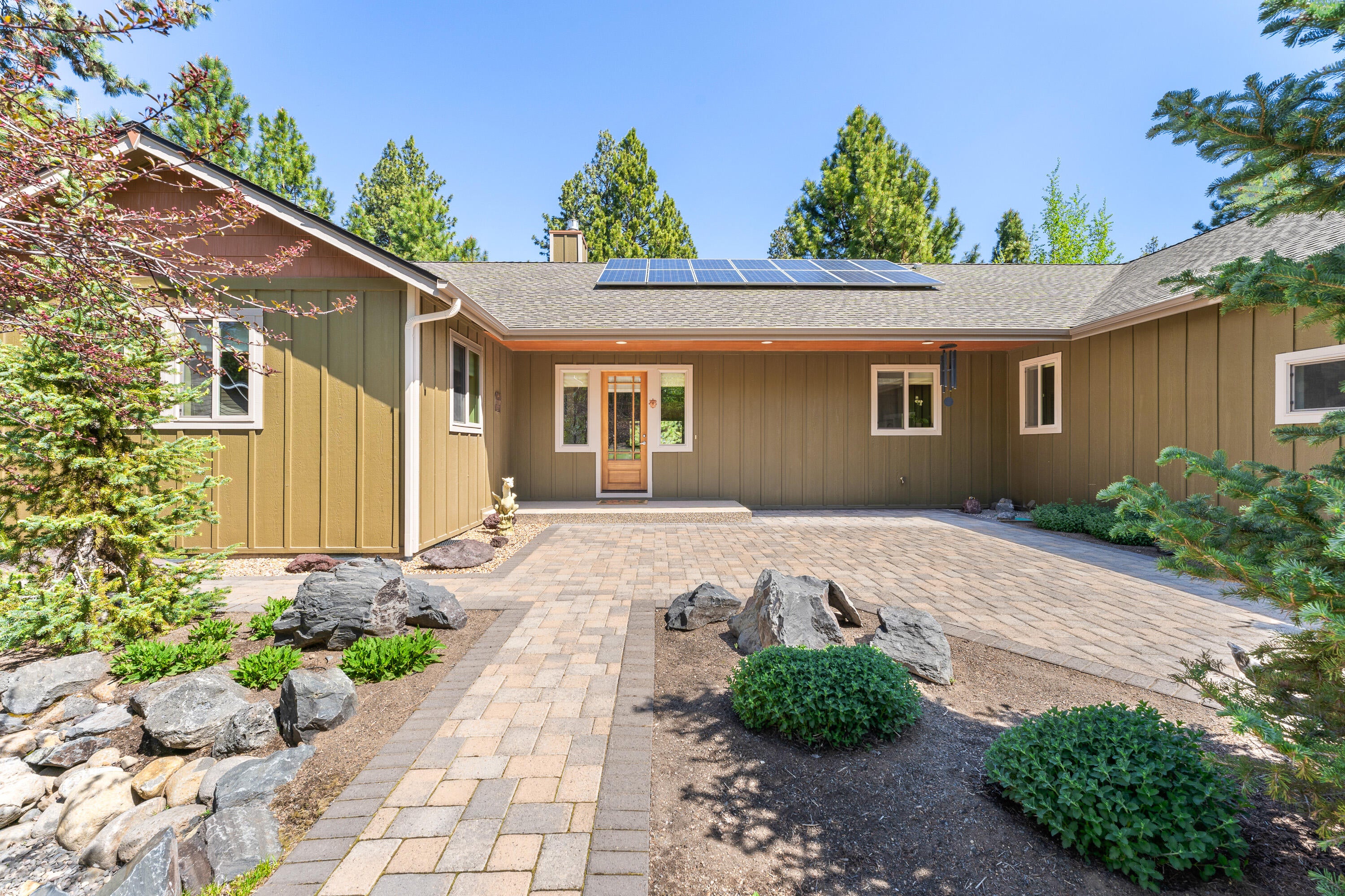 19236 Kiowa Road Bend, OR 97702 - Photo 5 of 52 19236-Kiowa-Road-Bend-OR-97702_ (17)