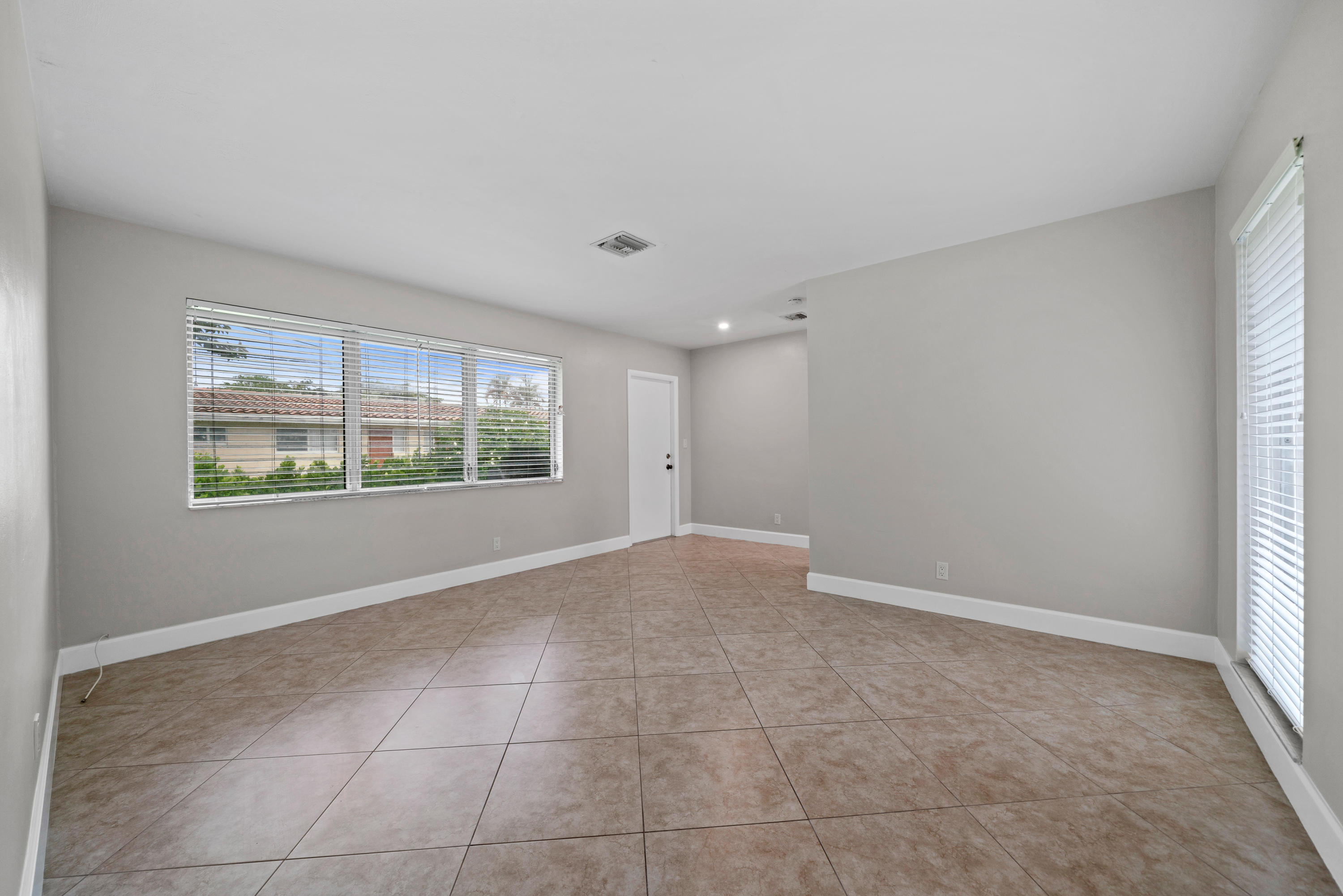 541 Northeast 44th Street, Unit B Boca Raton, FL 33431 - Photo 2 of 15 Family Room