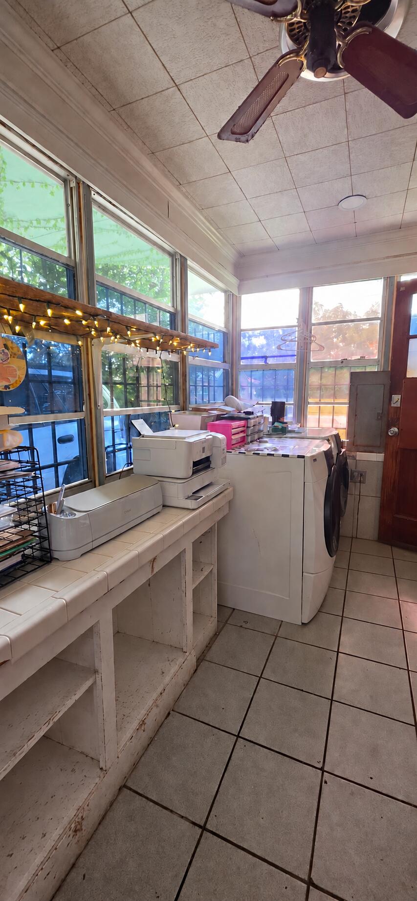 610 West Hampton Street Elloree, SC 29047 - Photo 6 of 16 laundry