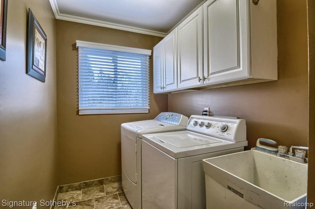 5779 Lochmoor Court Rochester, MI 48306 - Photo 27 of 36 Laundry_Room.jpg
