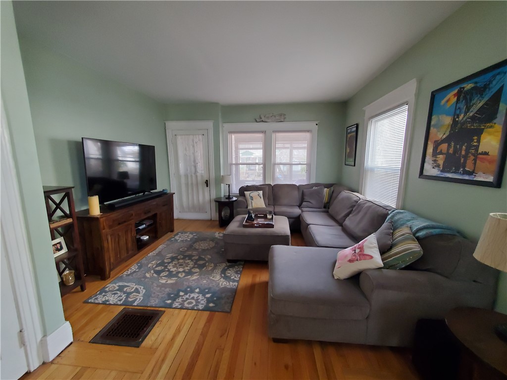 274 Field Street Rochester, NY 14620 - Photo 2 of 17