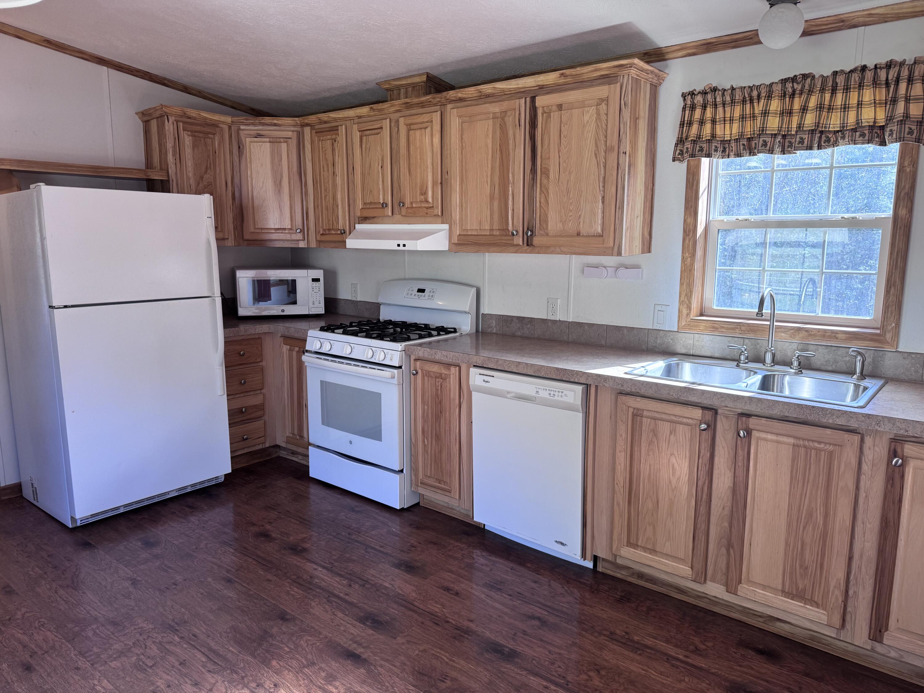 1676 Hudson Road Hudson, ME 04449 - Photo 5 of 14