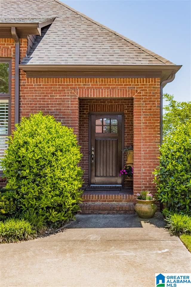 5828 Chestnut Trace Birmingham, AL 35244 - Photo 2 of 50