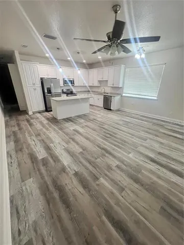 $2,000 | 408 South Main Avenue, Groveland, FL 34736