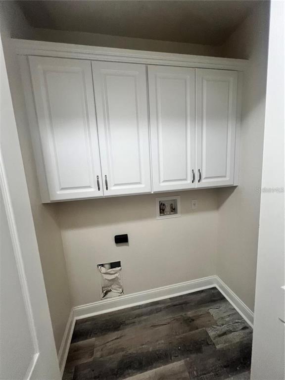 408 South Main Avenue Groveland, FL 34736 - Photo 8 of 15 a bathroom with a sink