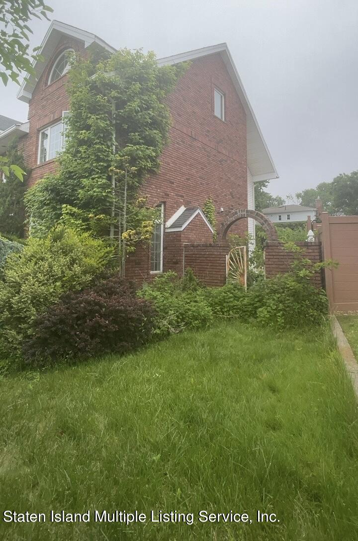 23 Tyndale Street Staten Island, NY 10312 - Photo 3 of 8 IMG_6607