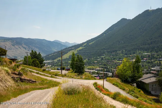 $949,000 | 1090 Bluffs Drive, Jackson, WY 83001