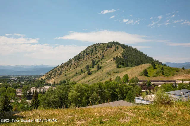 $949,000 | 1090 Bluffs Drive, Jackson, WY 83001