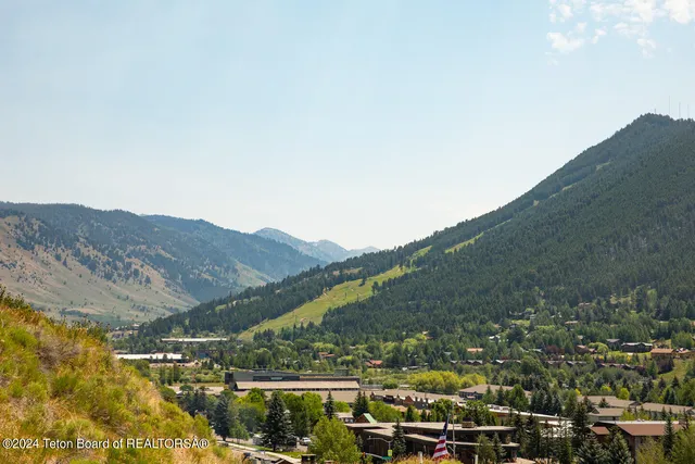 $949,000 | 1090 Bluffs Drive, Jackson, WY 83001