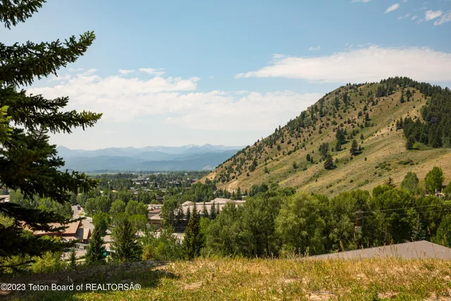 $949,000 | 1090 Bluffs Drive, Jackson, WY 83001