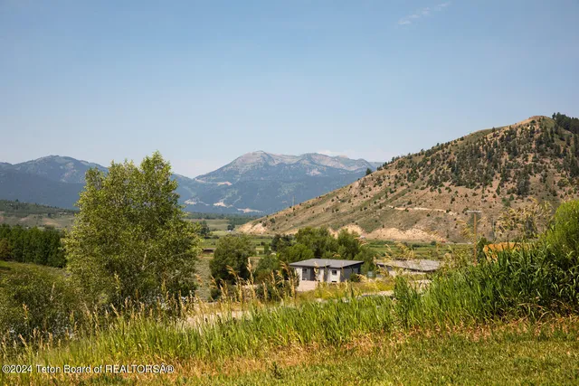 $949,000 | 1090 Bluffs Drive, Jackson, WY 83001