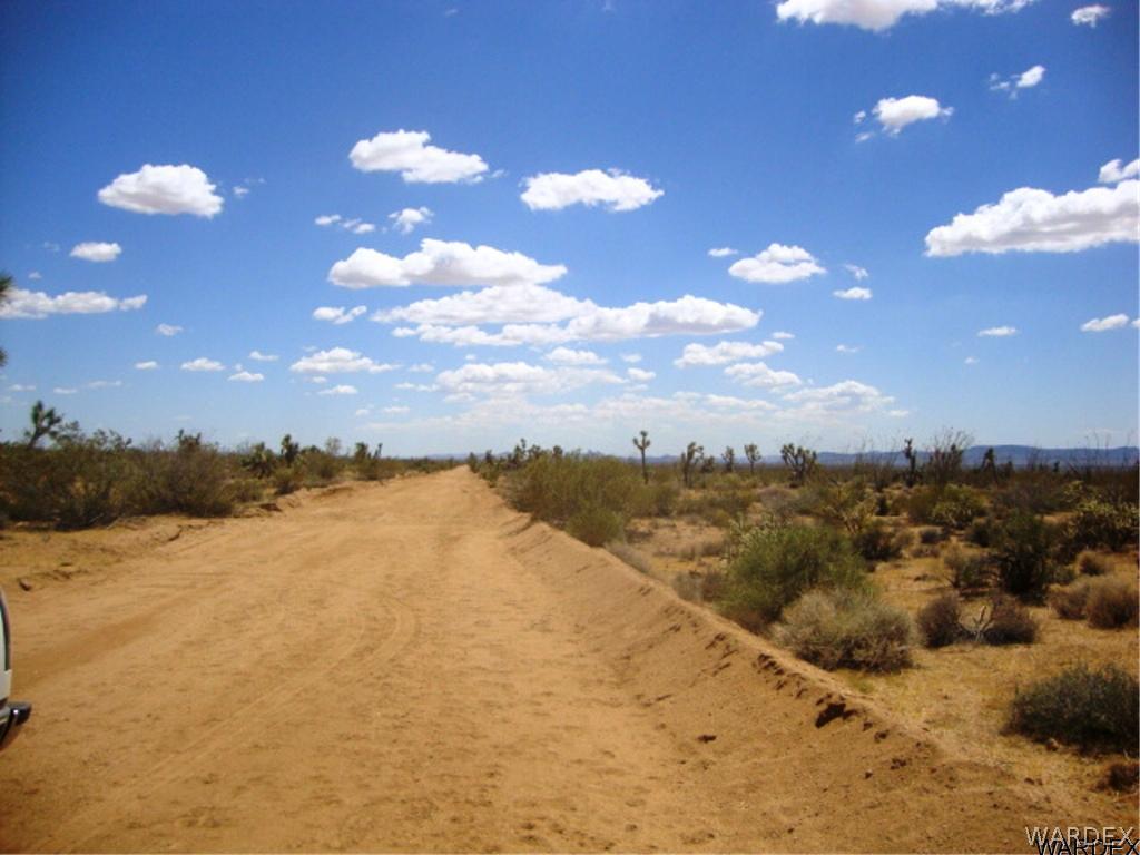 354 South Deadeye Road Yucca, AZ 86438 - Photo 18 of 29 View to south