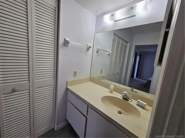 $179,500 | 805 Southeast Central Parkway, Unit 16, Stuart, FL 34994