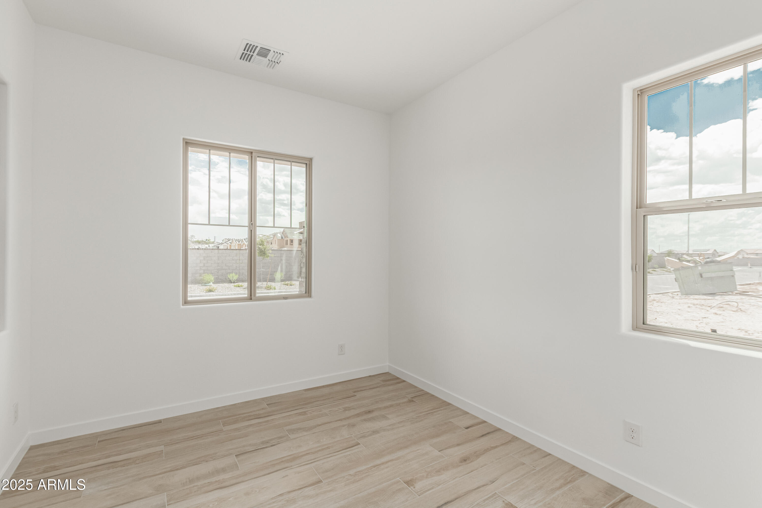 3638 East Roland Street Mesa, AZ 85213 - Photo 11 of 37 27 Secondary bedroom 2