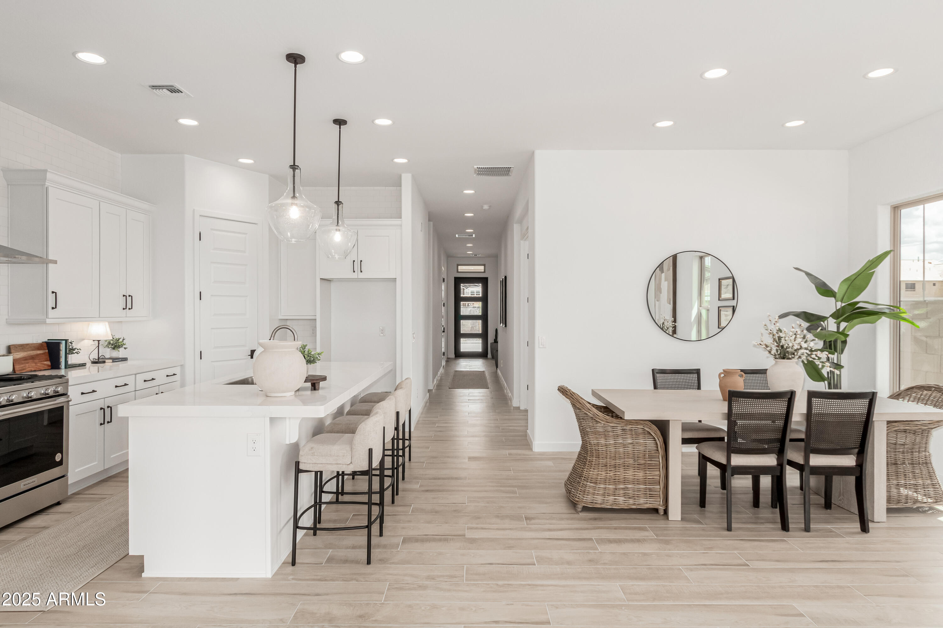 3638 East Roland Street Mesa, AZ 85213 - Photo 18 of 37 27 Kitchen and dining area