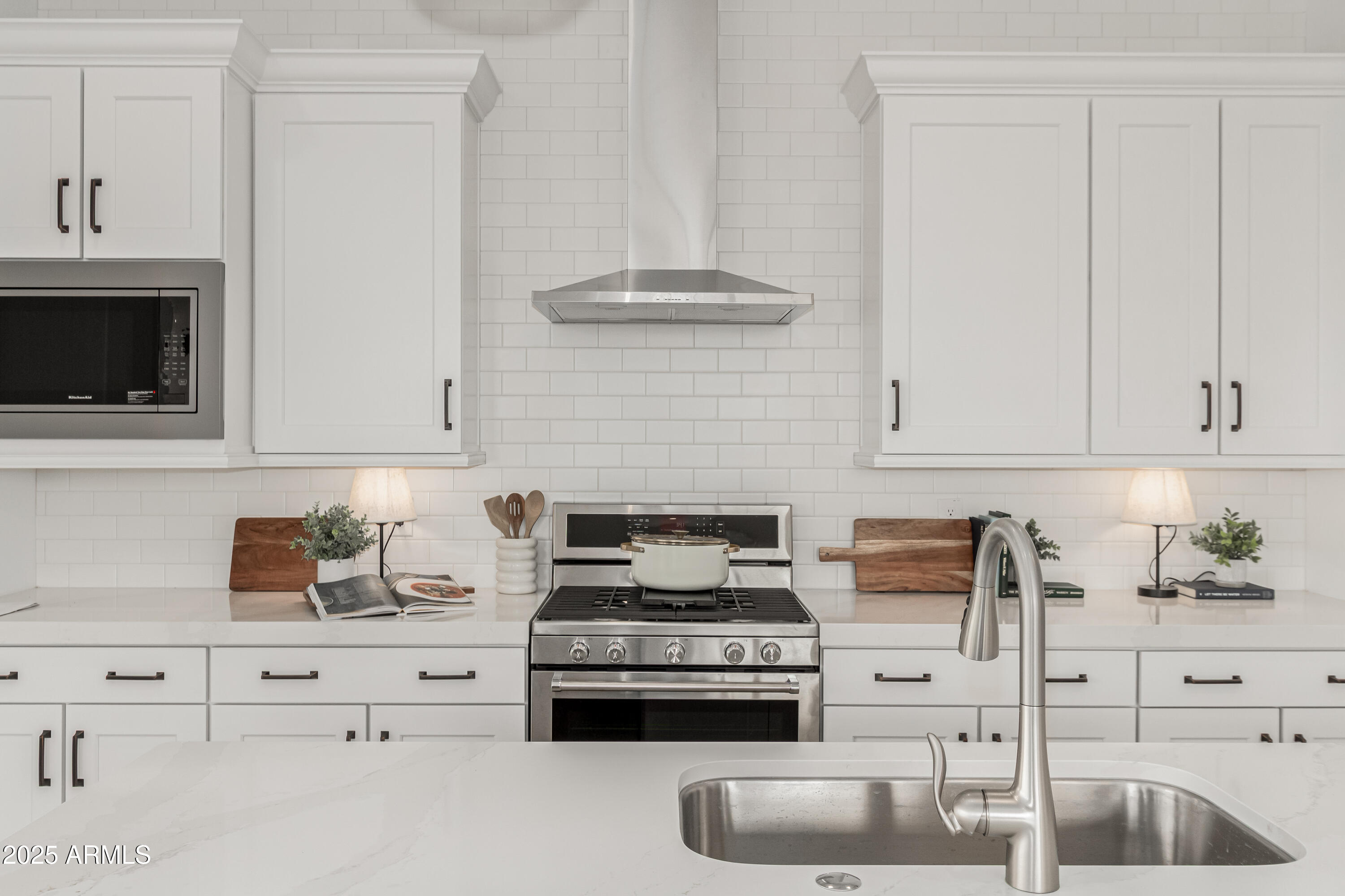 3638 East Roland Street Mesa, AZ 85213 - Photo 22 of 37 27 Stainless Kitchen