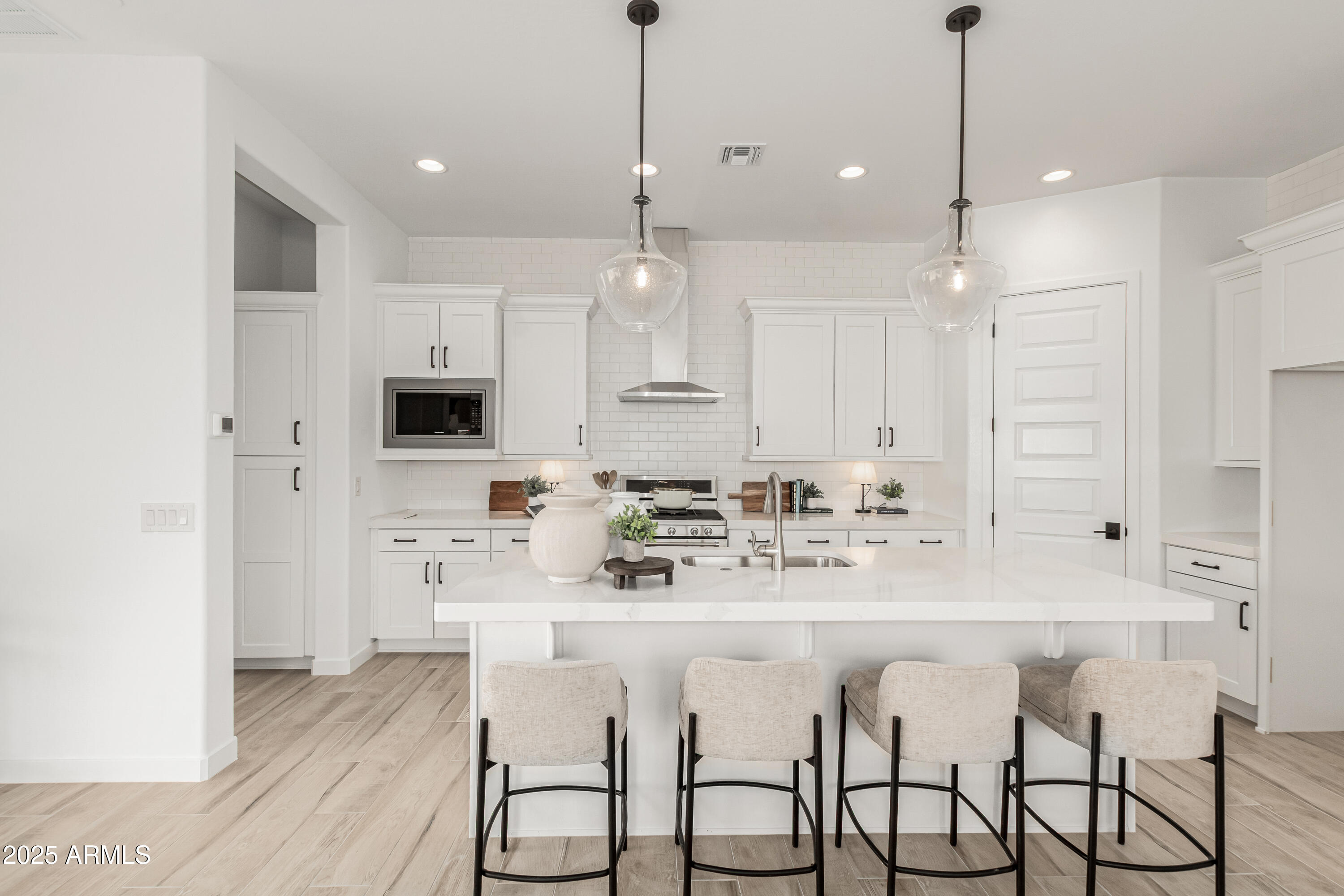 3638 East Roland Street Mesa, AZ 85213 - Photo 24 of 37 27 Kitchen