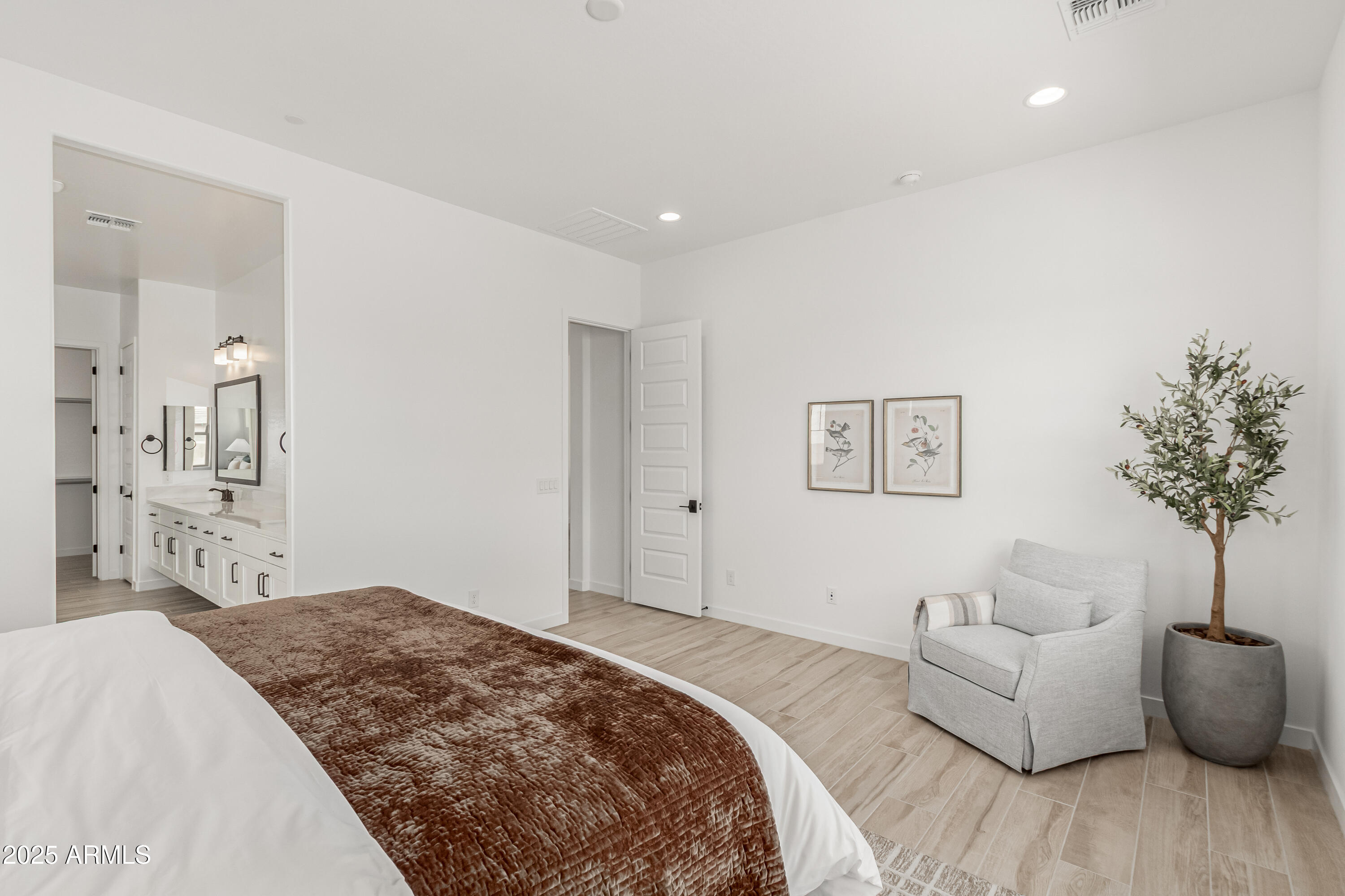 3638 East Roland Street Mesa, AZ 85213 - Photo 31 of 37 27 Primary reverse view