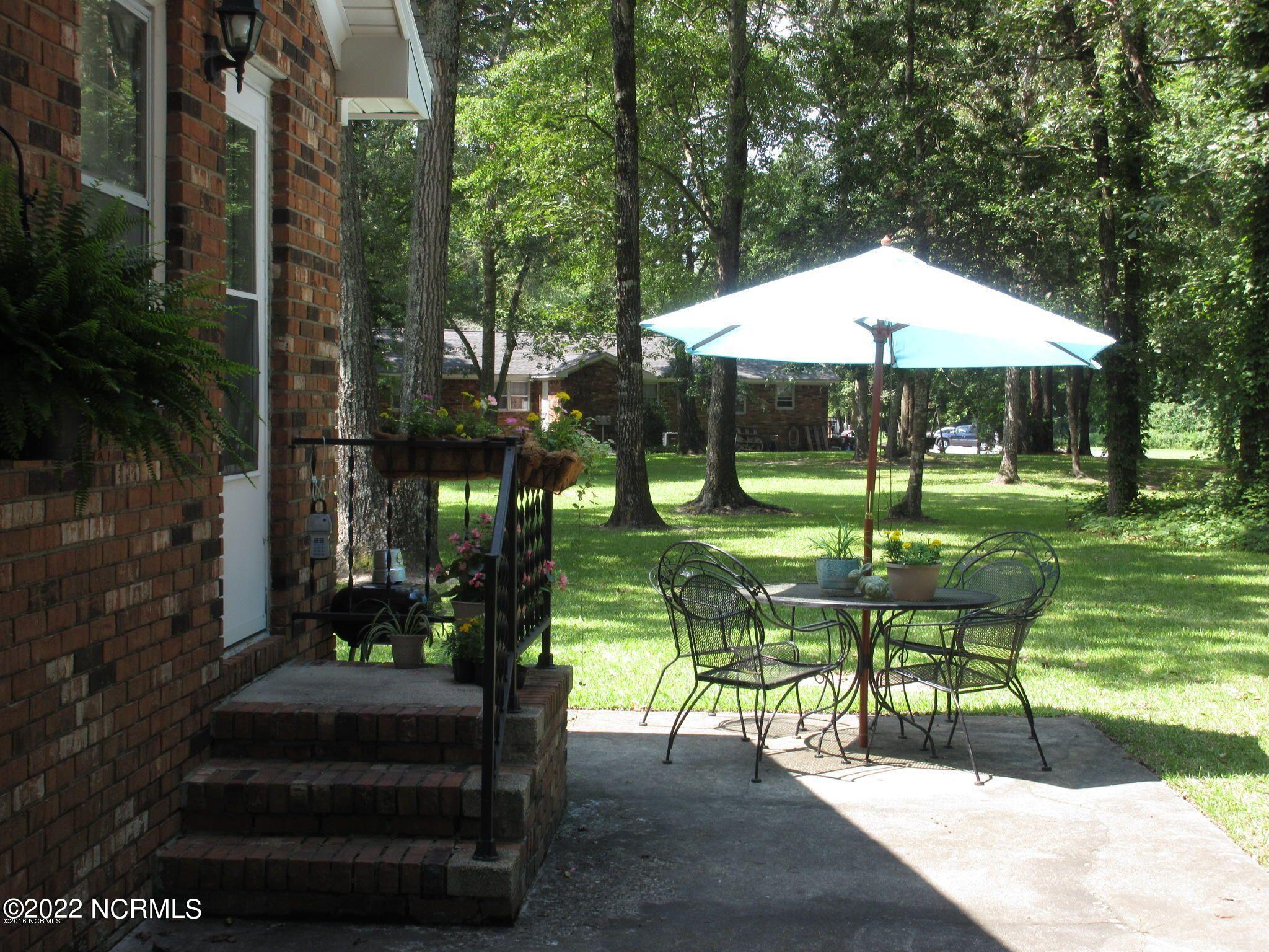 6000 Sr 1320 Road, Unit 12 Washington, NC 27889 - Photo 2 of 8 Patio