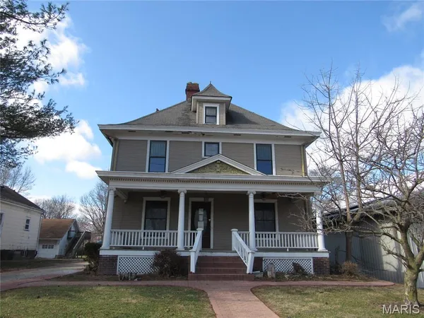 $79,900 | 268 North Broad Street, Carlinville, IL 62626