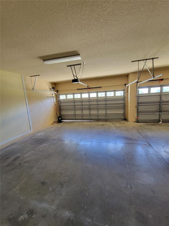 3145 Twisted Oak Loop Kissimmee, FL 34744 - Photo 36 of 93 a view of empty room with projector