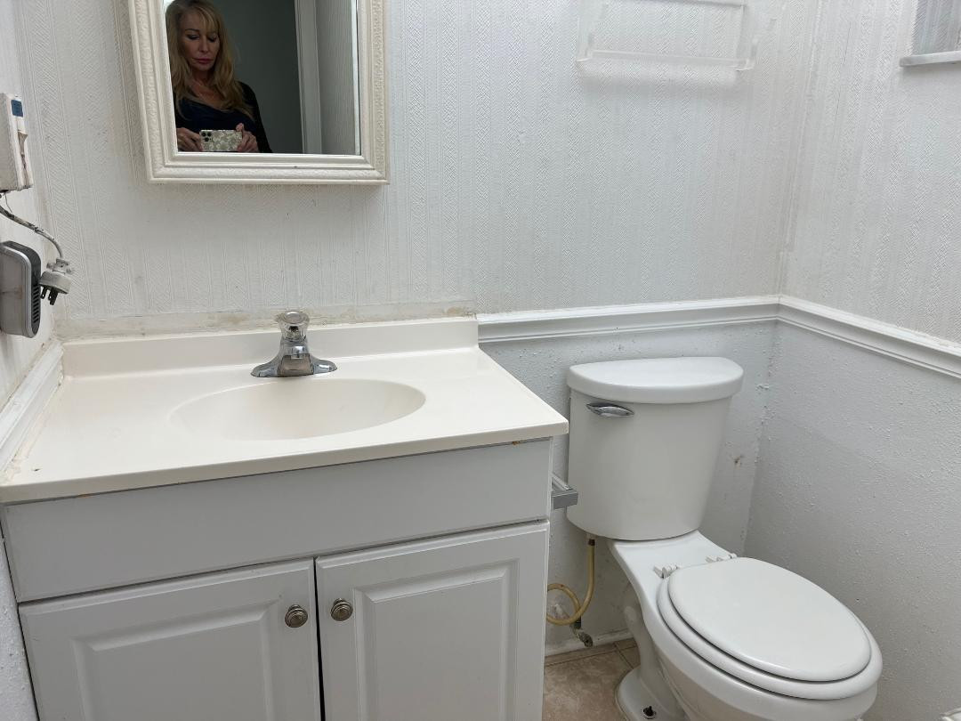 100 Berkley Road, Unit 104 Hollywood, FL 33024 - Photo 15 of 17 HALF-BATH