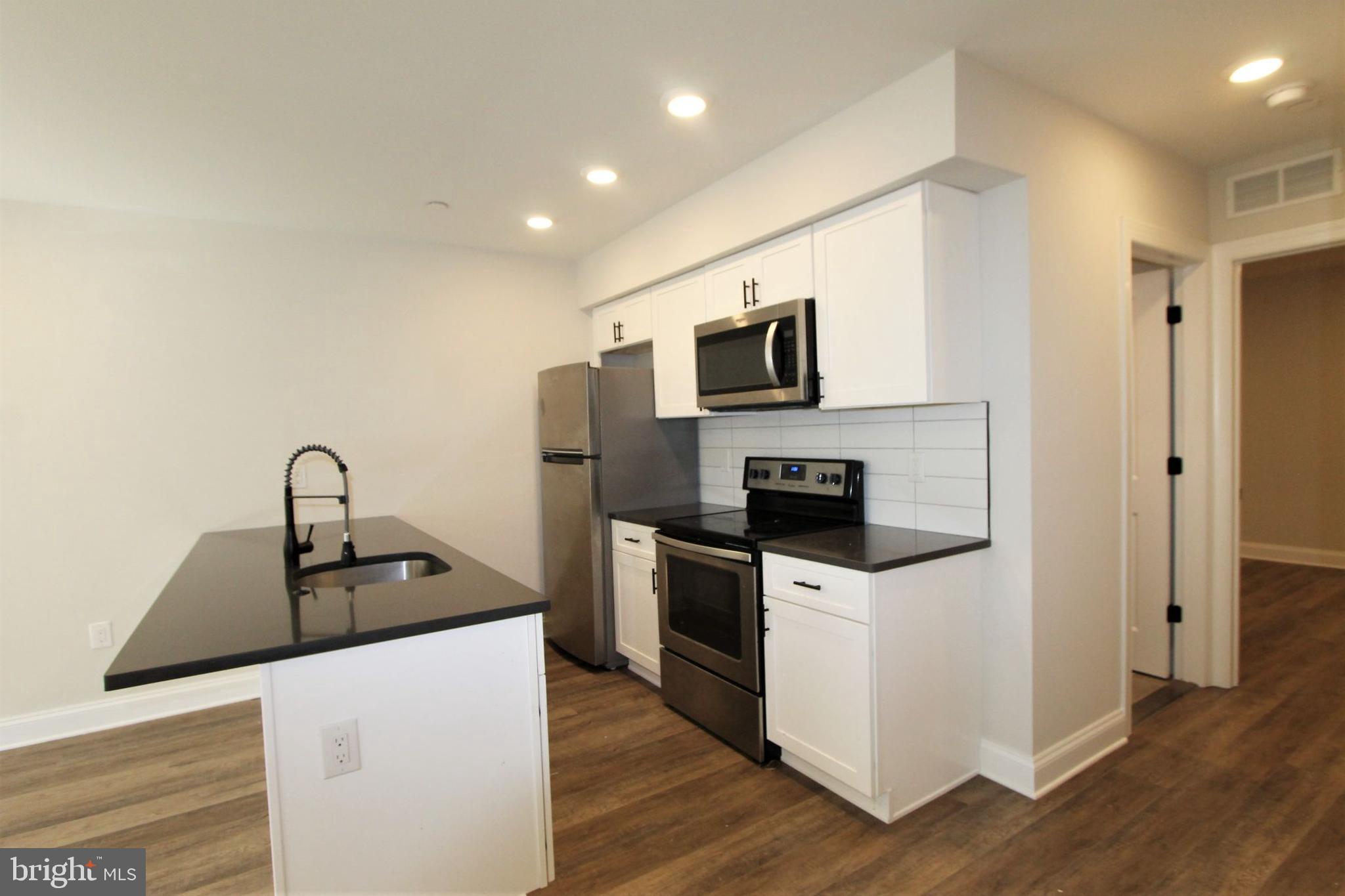 492 Roxborough Avenue, Unit 102 Philadelphia, PA 19128 - Photo 5 of 14