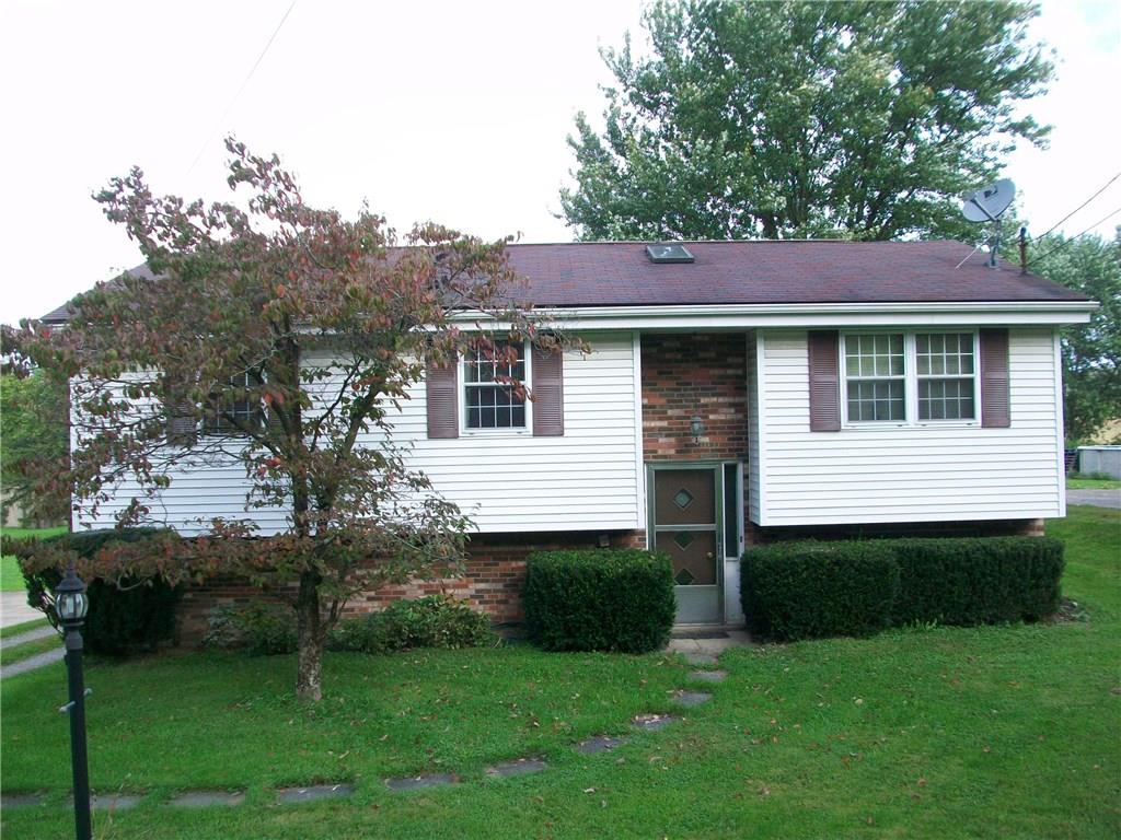 953 Mallisee Road Pittsburgh, PA 15239 - Photo 1 of 16