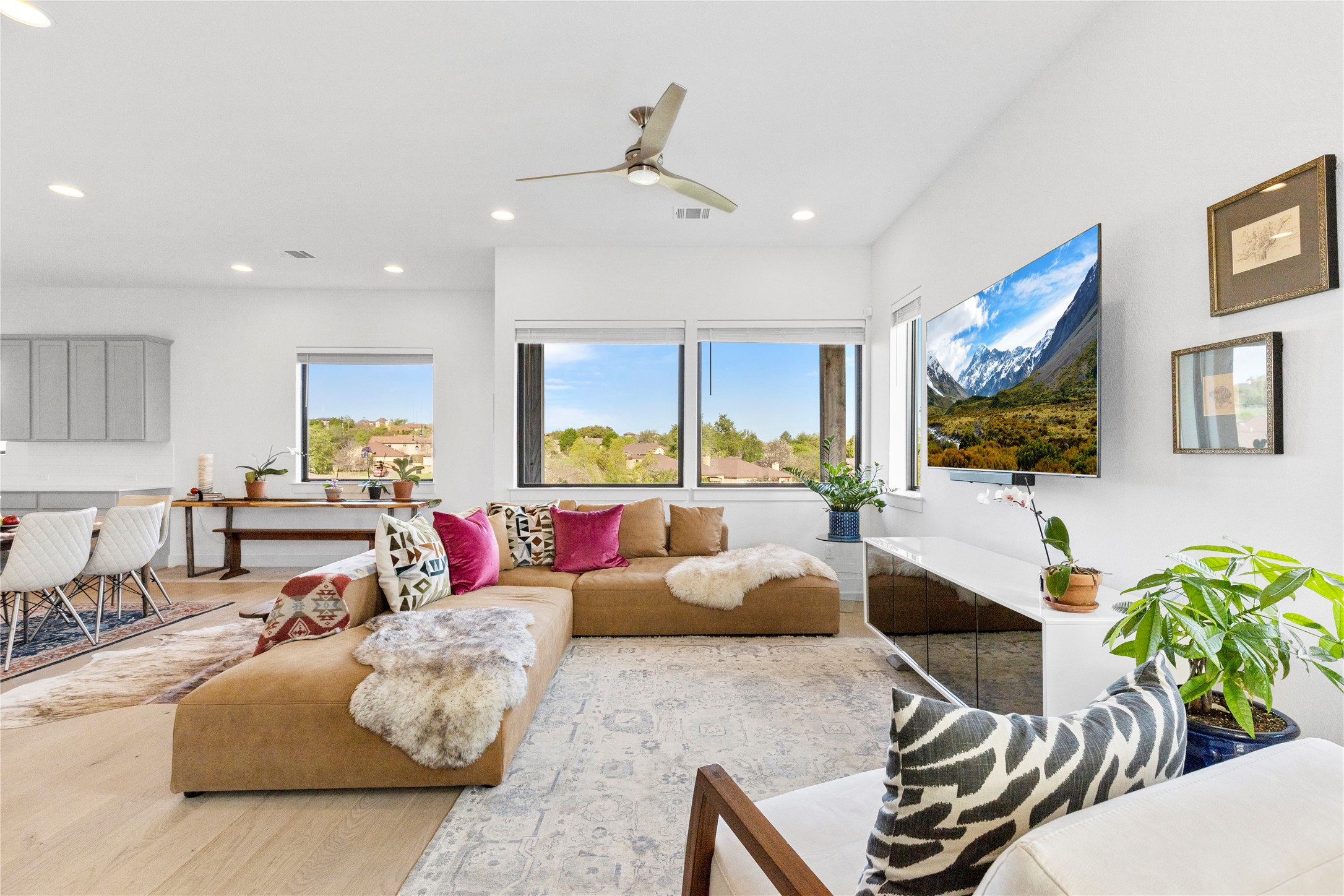 2050 Lohmans Spur Road, Unit 1302 Lakeway, TX 78738 - Photo 5 of 19