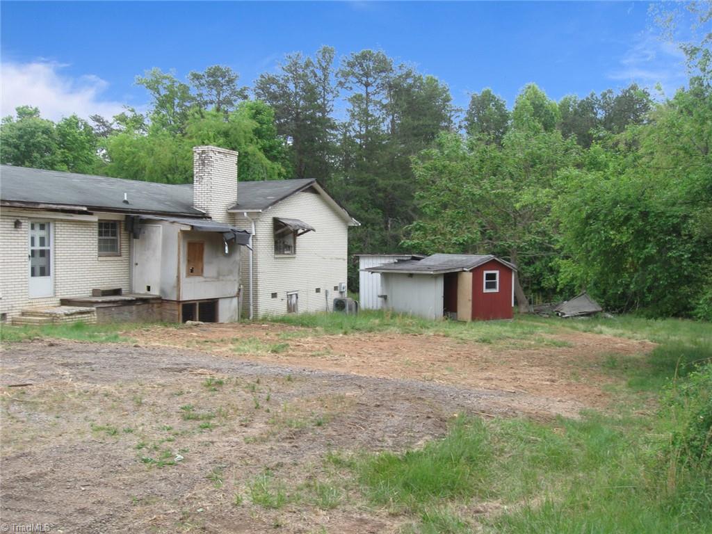 1989 Haymeadow Road Hays, NC 28635 - Photo 3 of 18