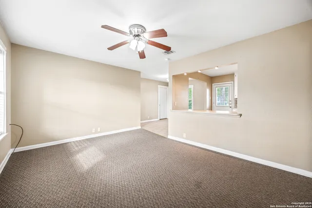 $1,475 | 1211 C Street, Floresville, TX 78114