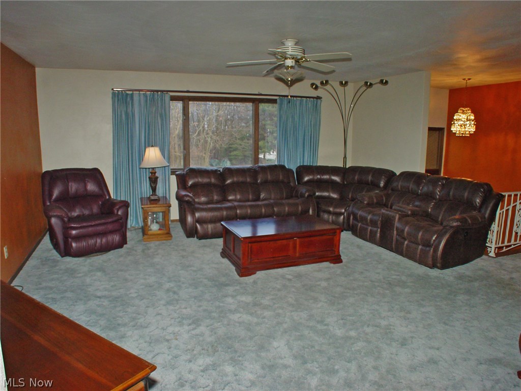 1315 Courtland Road Weirton, WV 26062 - Photo 2 of 13
