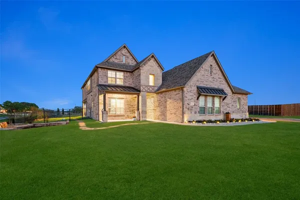 $650,000 | 112 Walnut Drive, Van Alstyne, TX 75495