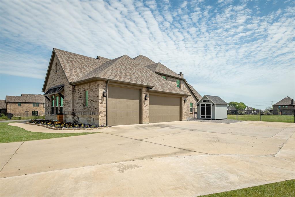 112 Walnut Drive Van Alstyne, TX 75495 - Photo 4 of 35