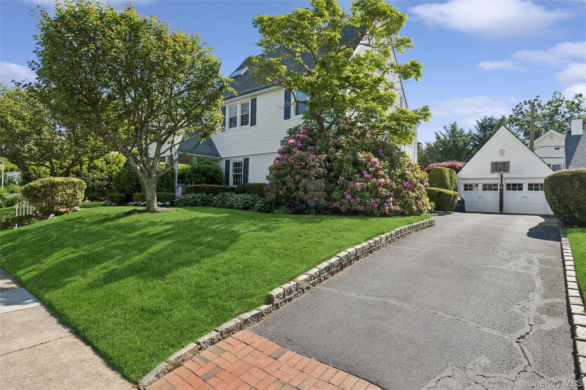 153 Roxbury Road Garden City, NY 11530 - Photo 2 of 42