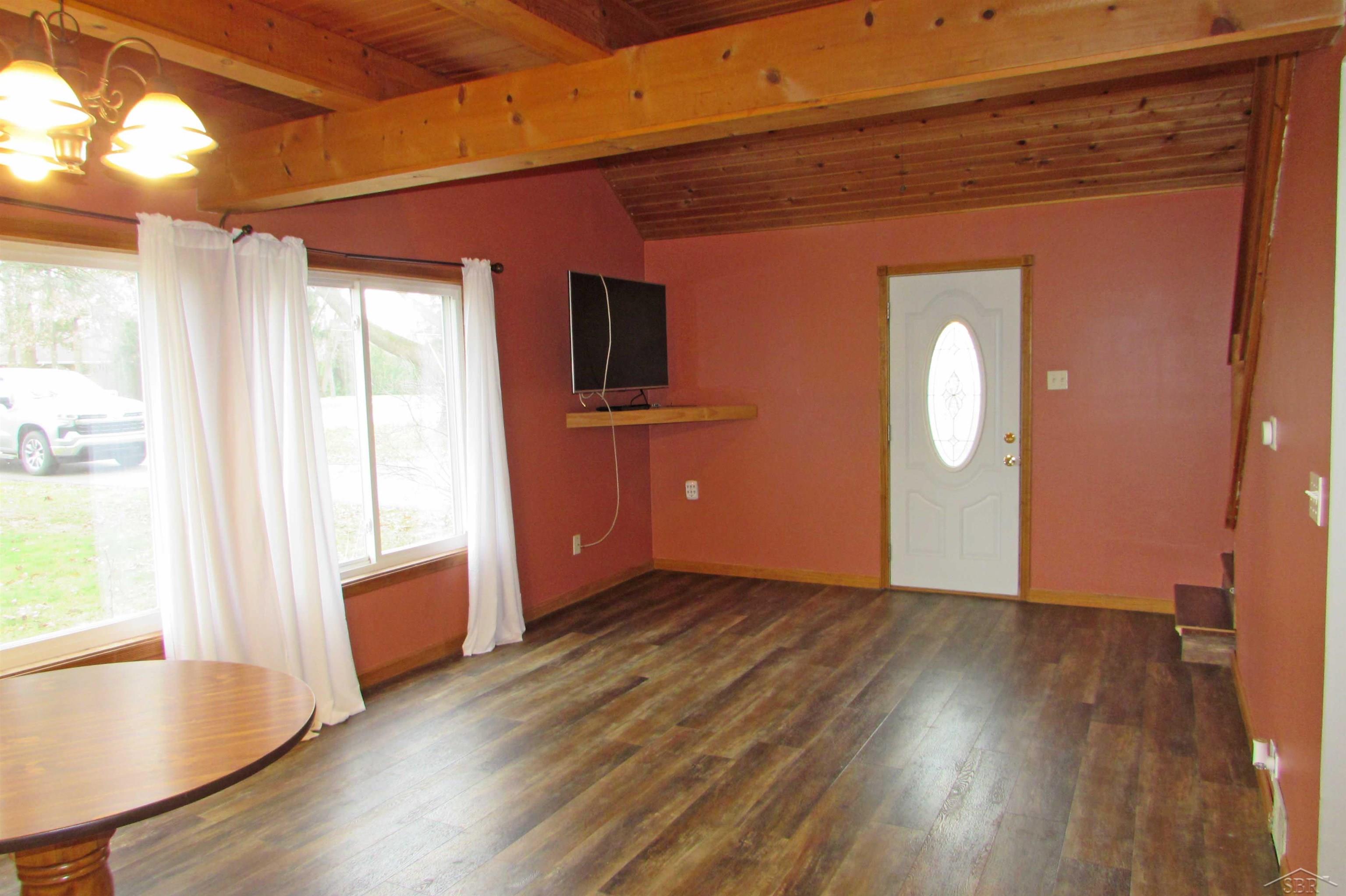 6060 Sheridan Road Saginaw, MI 48601 - Photo 11 of 29 50162832-02cc08f7-973b-410f-b71a-ce8f52de1c7c.JPG