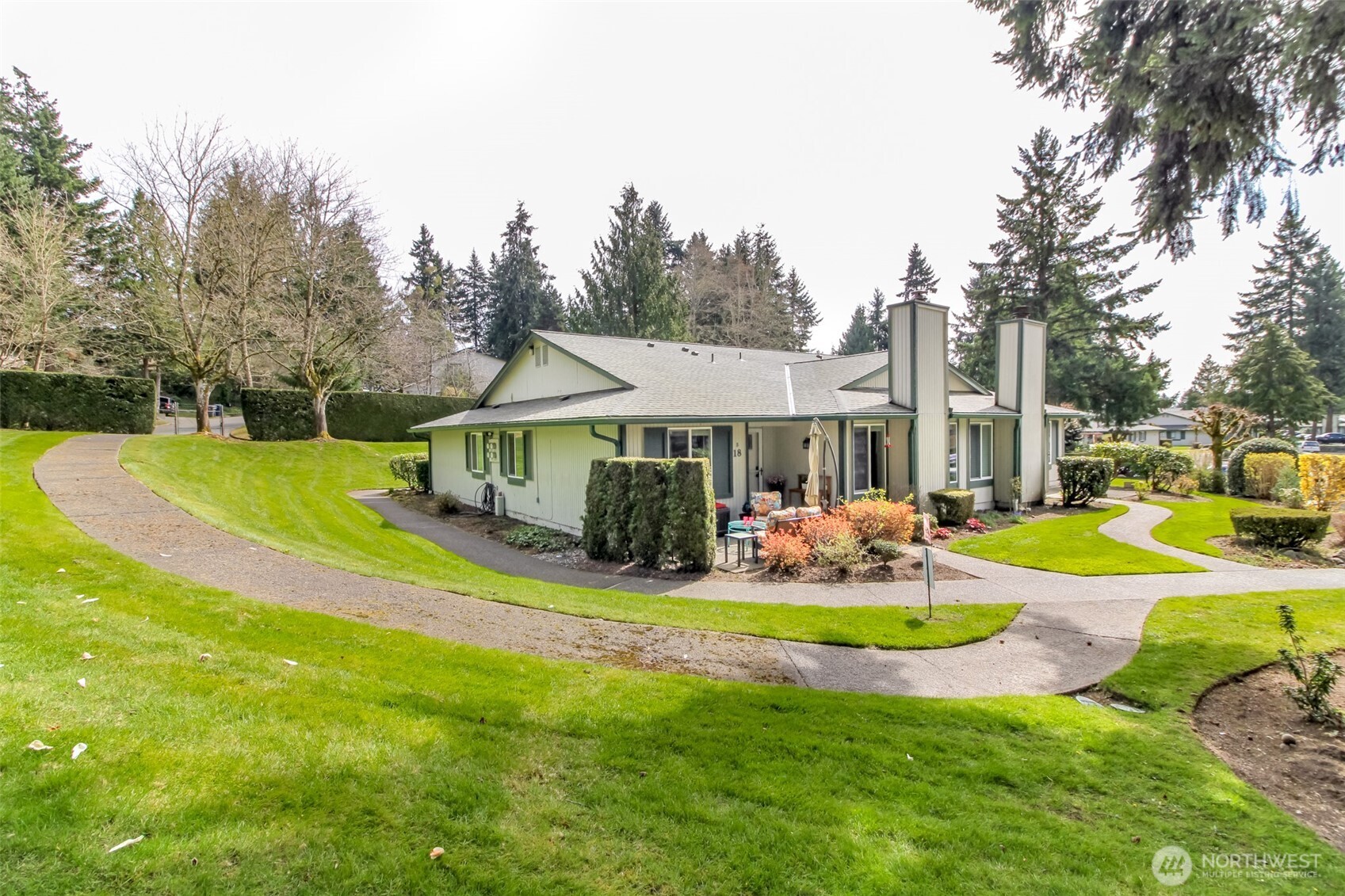 527 South 323rd Place, Unit 18B Federal Way, WA 98003 - Photo 5 of 30